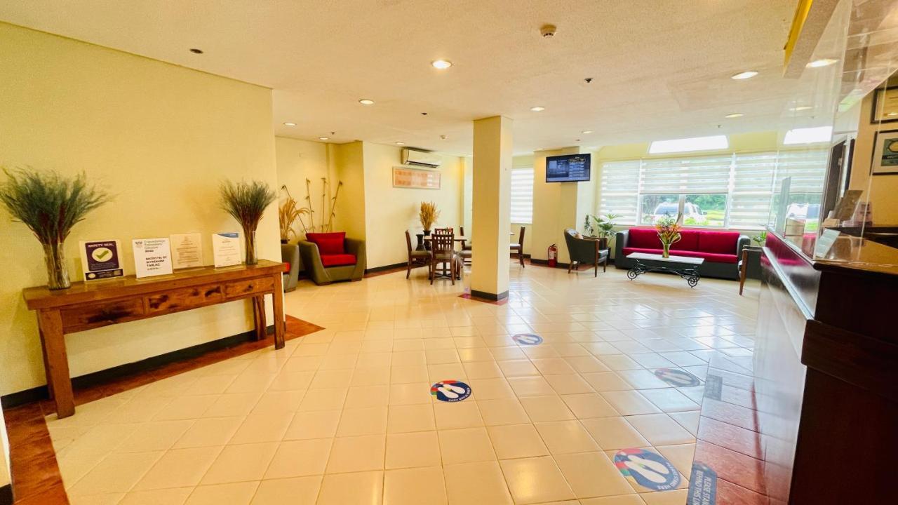 Microtel By Wyndham Tarlac Exterior foto
